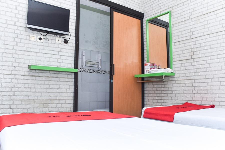 RedDoorz near Hartono Mall Kejayan Buitenkant foto