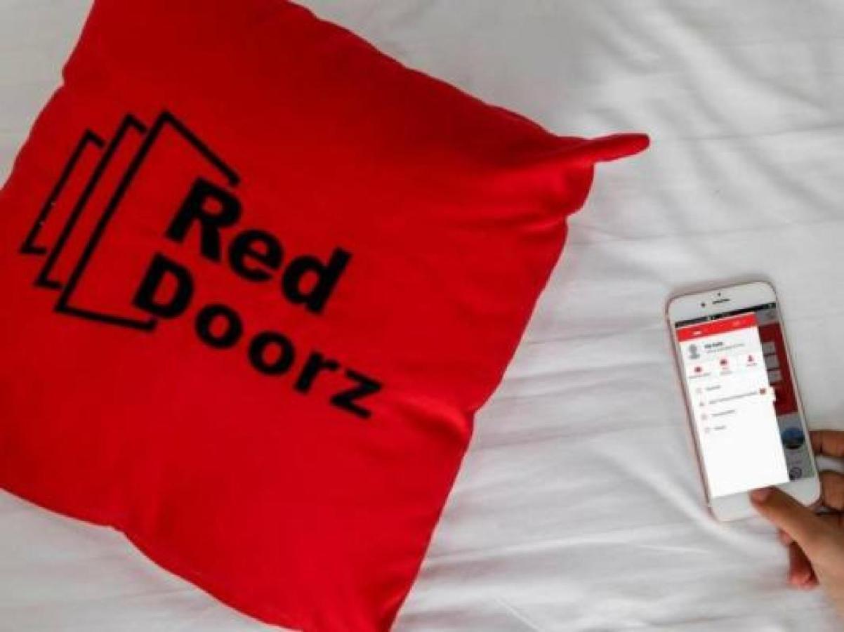 RedDoorz near Hartono Mall Kejayan Buitenkant foto