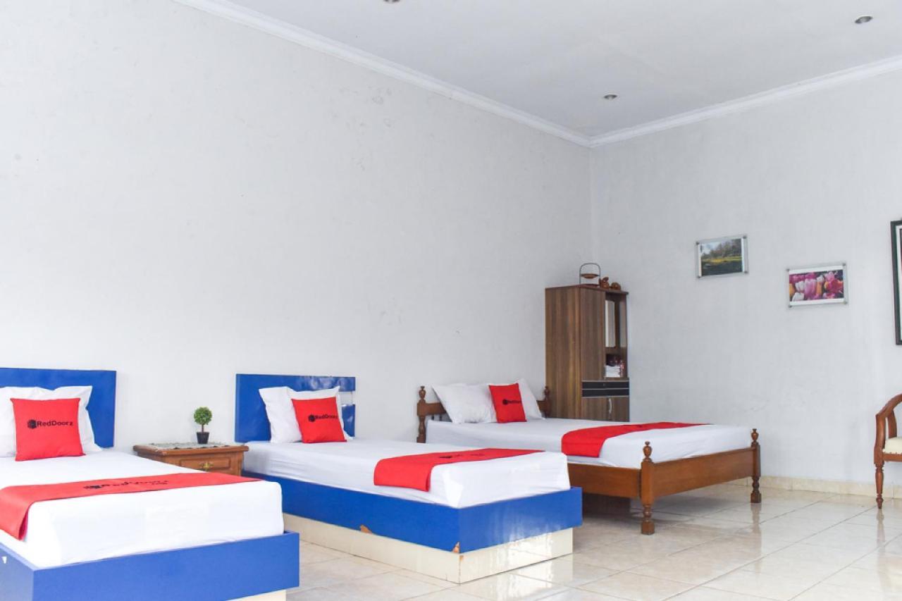 RedDoorz near Hartono Mall Kejayan Buitenkant foto